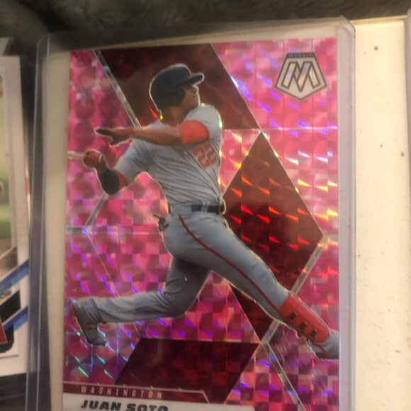 9 LOT OF 3 JUAN SOTO CARDS, 2 GUERRERO JR ROOKIES, & 4 FERNANDO TATIS CARDS-$$$ - Picture 2 of 10